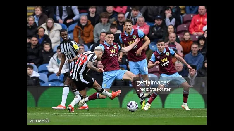 Minh họa cho "Hình ảnh bóng đá 'Burnley'